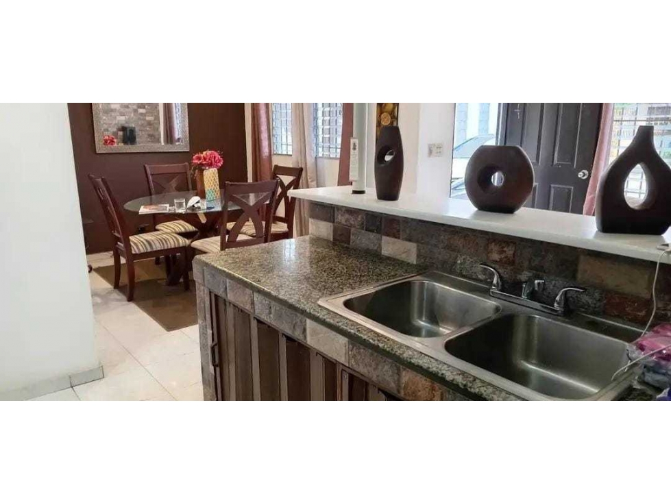 VENTA DE CASA EN SAN ANTONIO CON PATIO - 3