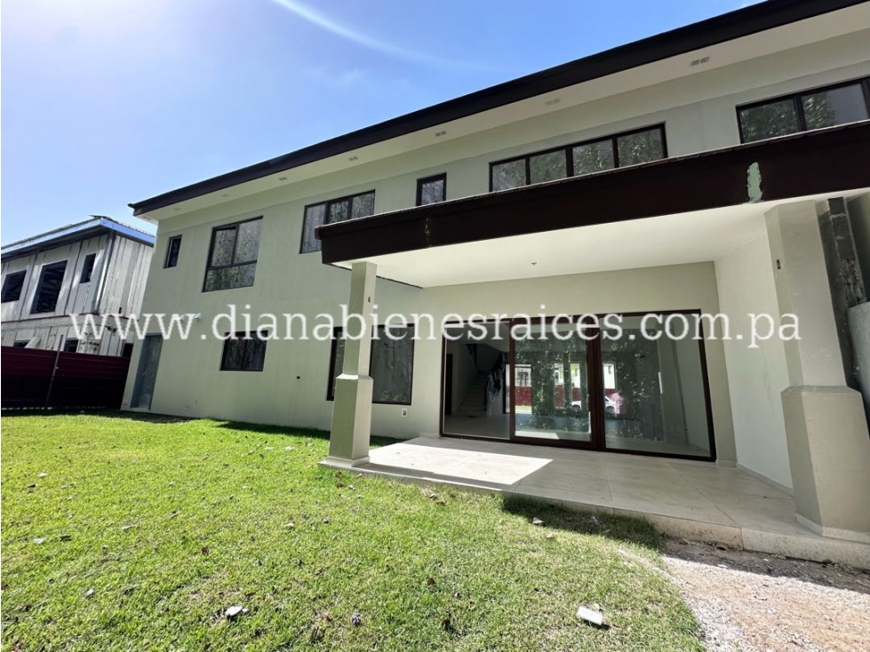 Venta de casa en Santa María