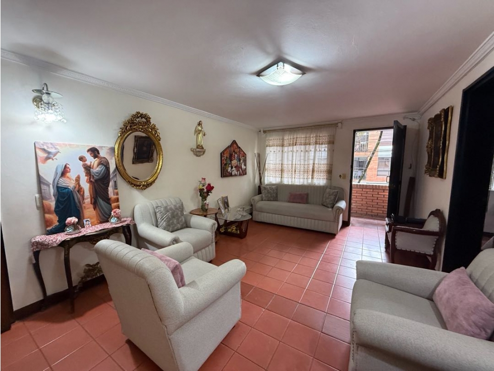 VENTA DE CASA EN SECTOR ESTADIO PERFECTA PARA INVERSIÓN Y REMODELACIÓN — foto 3