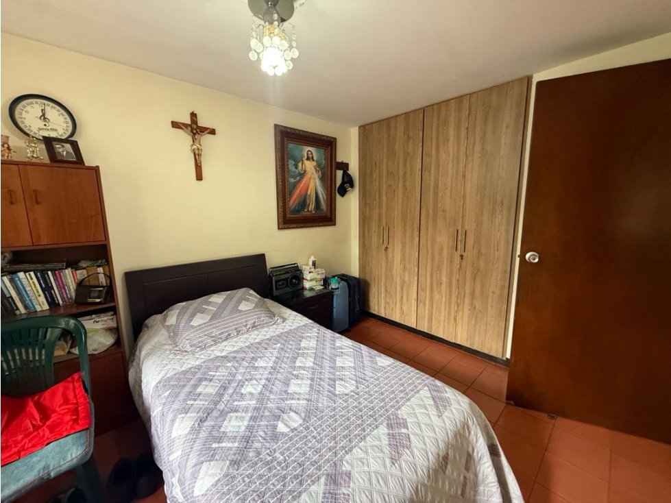 VENTA DE CASA EN SECTOR ESTADIO PERFECTA PARA INVERSIÓN Y REMODELACIÓN — foto 5