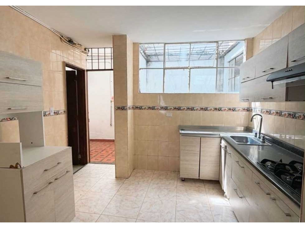 VENTA DE CASA EN SIMÓN BOLÍVAR, LAURELES. - 6