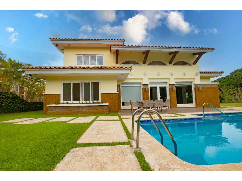 VENTA DE CASA EN TUCAN COUNTRY CLUB 690m2 DE TERRENO JP