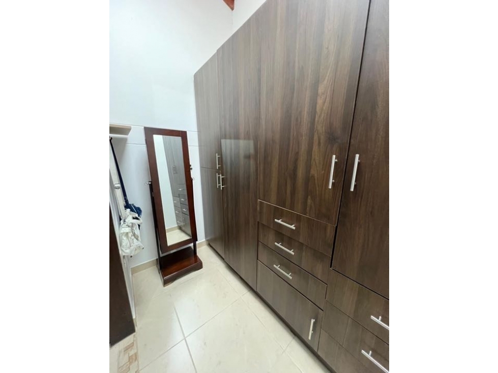 Venta de casa en unidad abierta, cerca al parque del retiro — foto 6