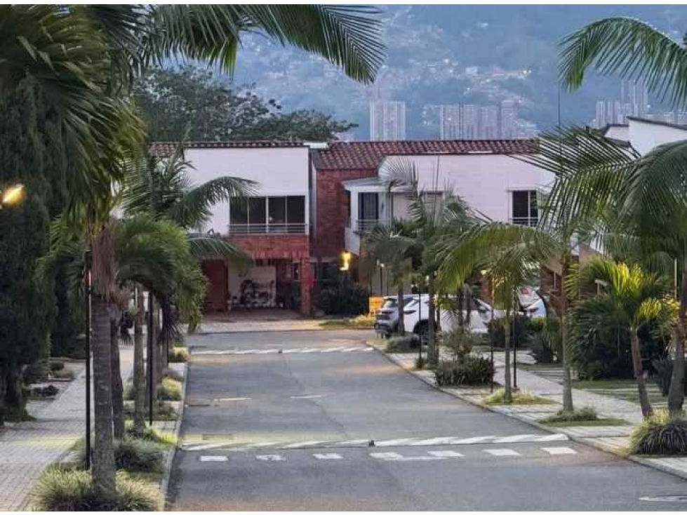 VENTA DE CASA EN UNIDAD CERRADA SECTOR INTERMEDIA SAN LUCAS