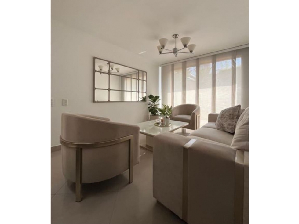 Venta de casa en unidad cerrada. Envigado sector camino verde — foto 2