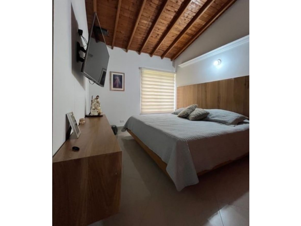 Venta de casa en unidad cerrada. Envigado sector camino verde — foto 3