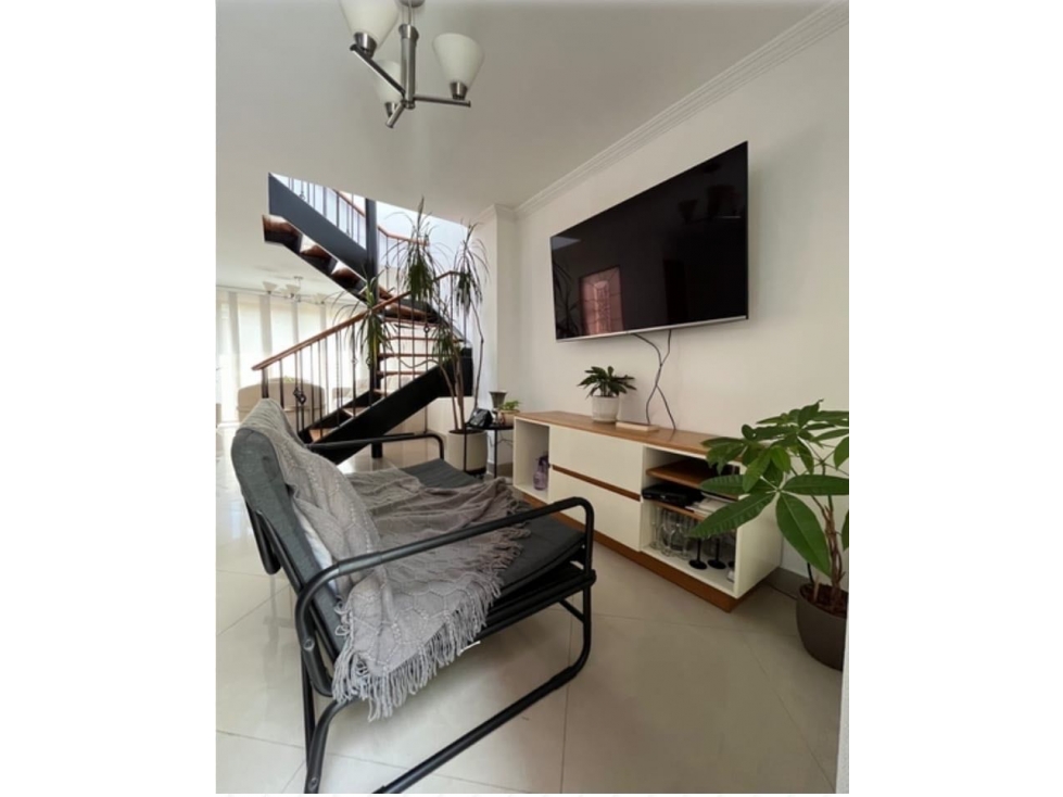 Venta de casa en unidad cerrada. Envigado sector camino verde — foto 4