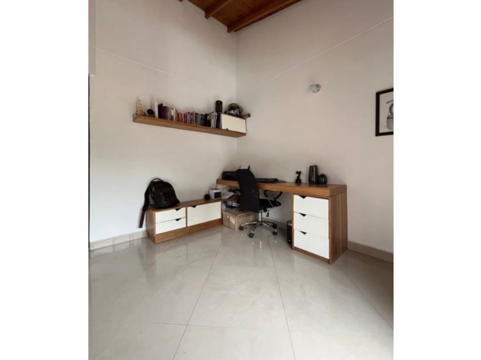 Venta de casa en unidad cerrada. Envigado sector camino verde — foto 5