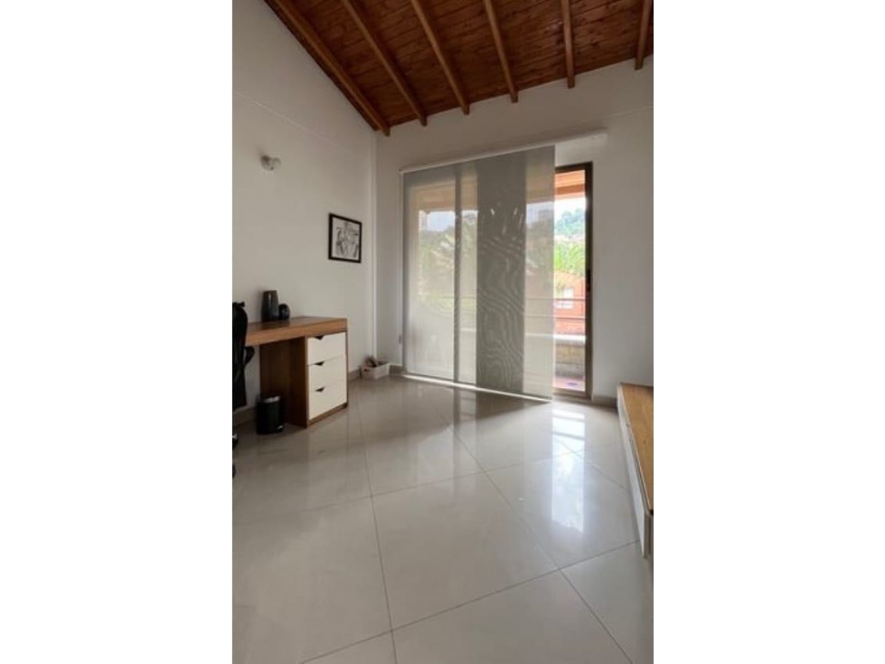 Venta de casa en unidad cerrada. Envigado sector camino verde — foto 6