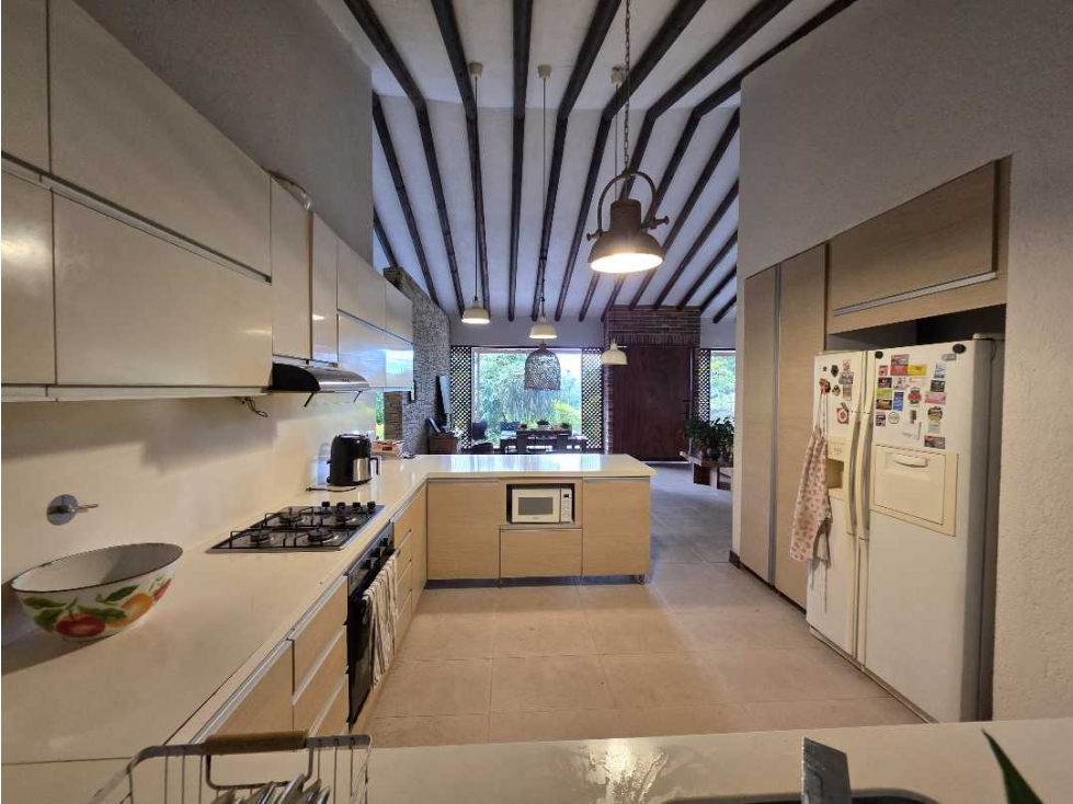 VENTA DE CASA ENVIGADO EN LAS BRUJAS DE UN SOLO NIVEL, 4 HABITACIONES — foto 4