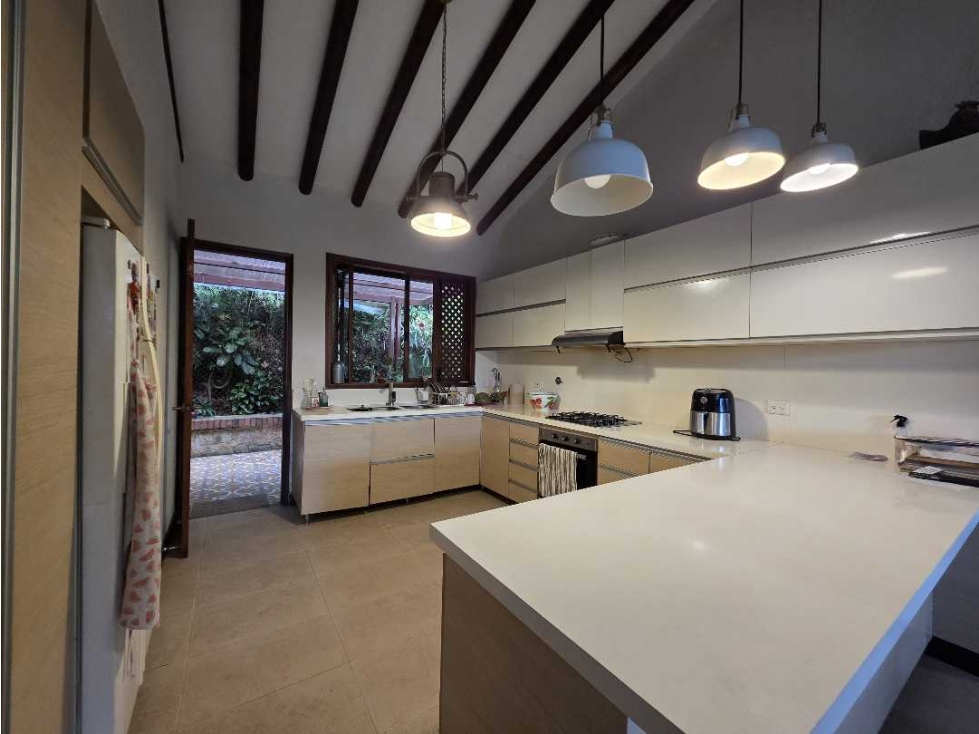 VENTA DE CASA ENVIGADO EN LAS BRUJAS DE UN SOLO NIVEL, 4 HABITACIONES — foto 5