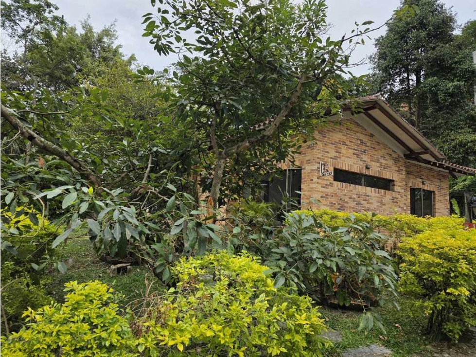 VENTA DE CASA ENVIGADO EN LAS BRUJAS DE UN SOLO NIVEL, 4 HABITACIONES — foto 6