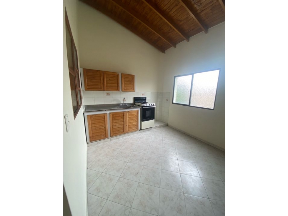 Venta de casa esquinera en Santa Monica, La America, Medellin — foto 4