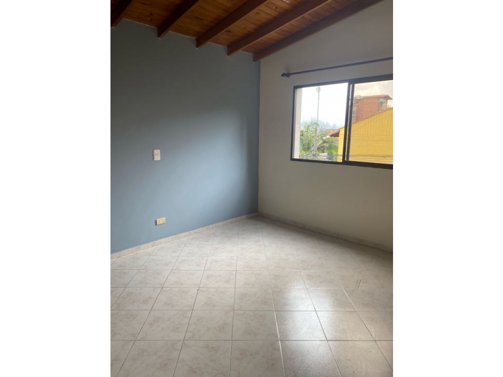Venta de casa esquinera en Santa Monica, La America, Medellin — foto 5
