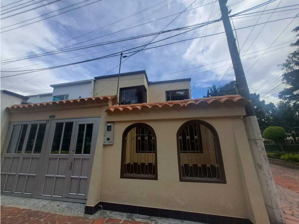 VENTA DE CASA FAMILIAR EN CASTILLA KENNEDY ESQUINERA — foto 2