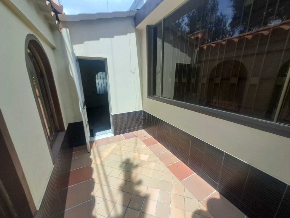 VENTA DE CASA FAMILIAR EN CASTILLA KENNEDY ESQUINERA — foto 6