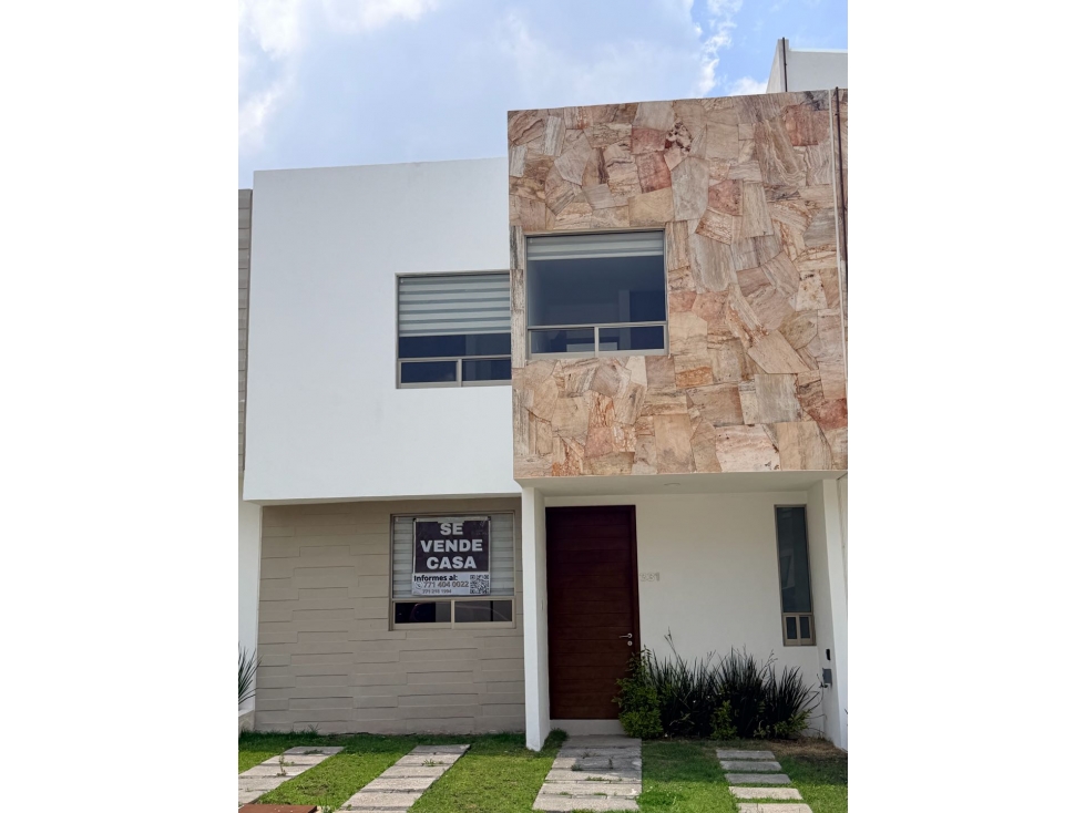 Venta Casa frente a la Alberca en La Reserva - 1
