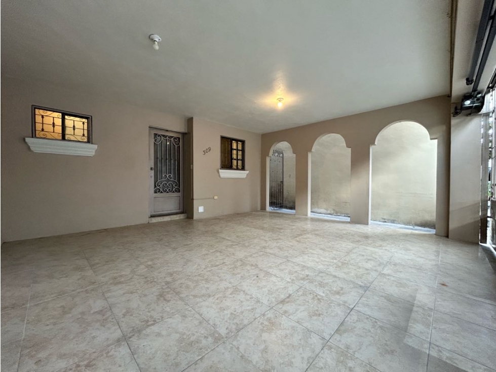 RENTA de CASA Galerías de Camino Real Guadalupe N.L. - 2
