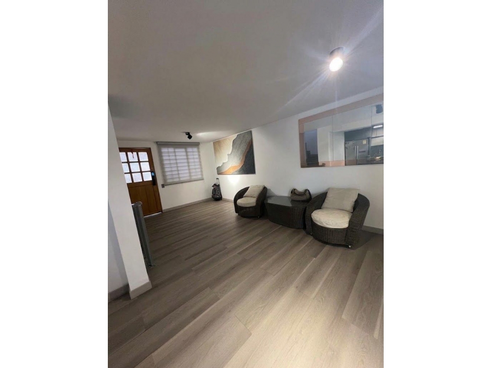 Venta de Casa en Envigado, cerca a Av. El Poblado y las Vegas — foto 5