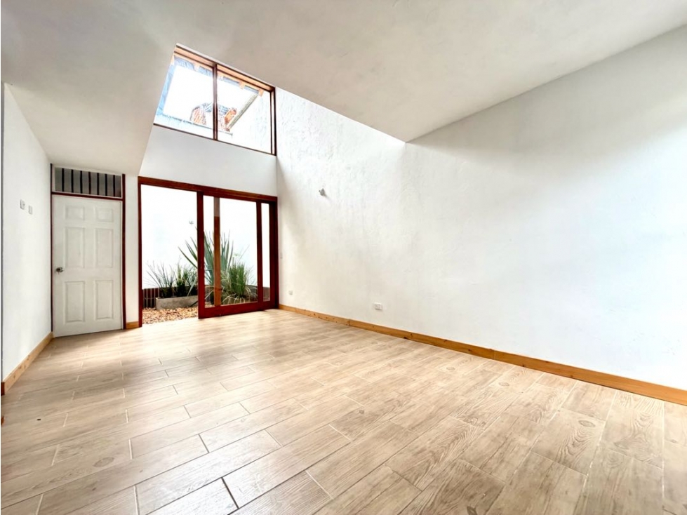 VENTA DE CASA INDEPENDIENTE EL RETIRO, SECTOR RETIRO DEL VIENTO