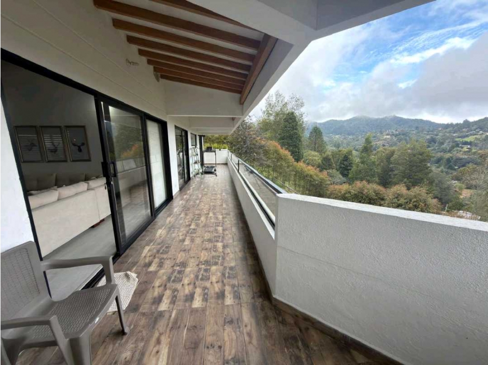 VENTA DE CASA DOBLE EN EL ESCOBERO, PARTE ALTA.