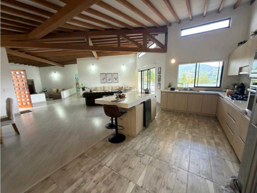 VENTA DE CASA DOBLE EN EL ESCOBERO, PARTE ALTA. — foto 3