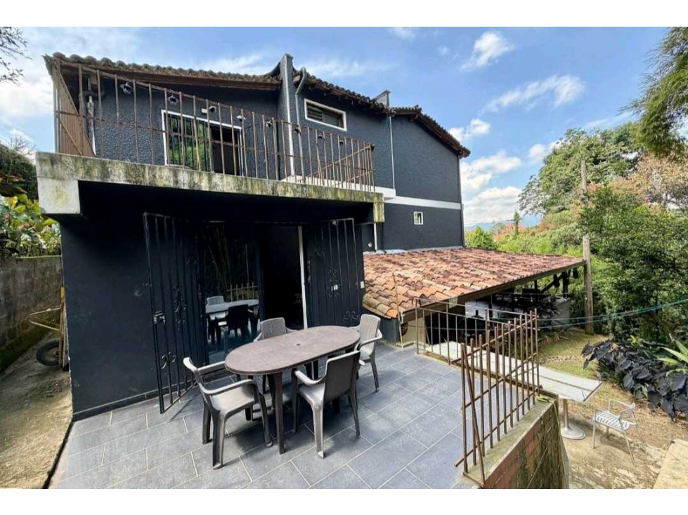 VENTA / ARRIENDO DE CASA INDEPENDIENTE EN ENVIGADO.