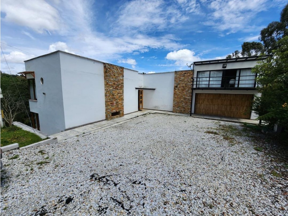 Venta de Casa Independiente Pantanillo Santa Elena Cerca Palmas