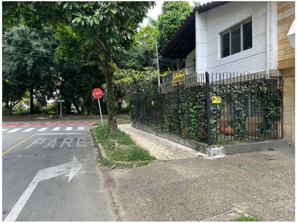 Venta de casa lote en Belén Alameda, Medellín, para construir — foto 2