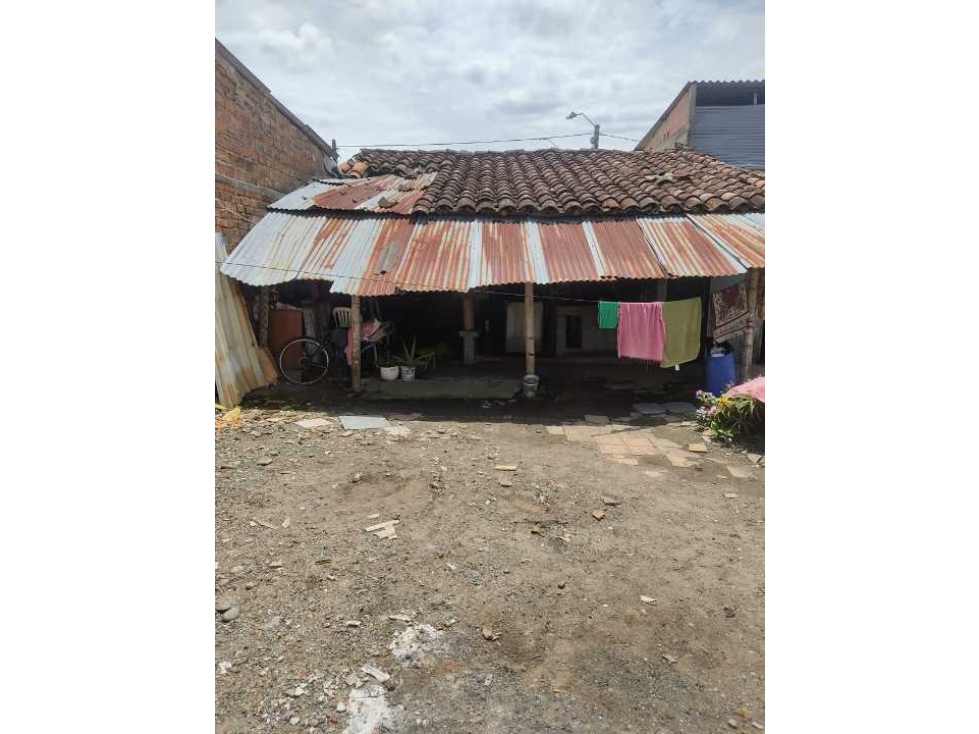 Venta de casa lote en Pueblo Tapao Montenegro