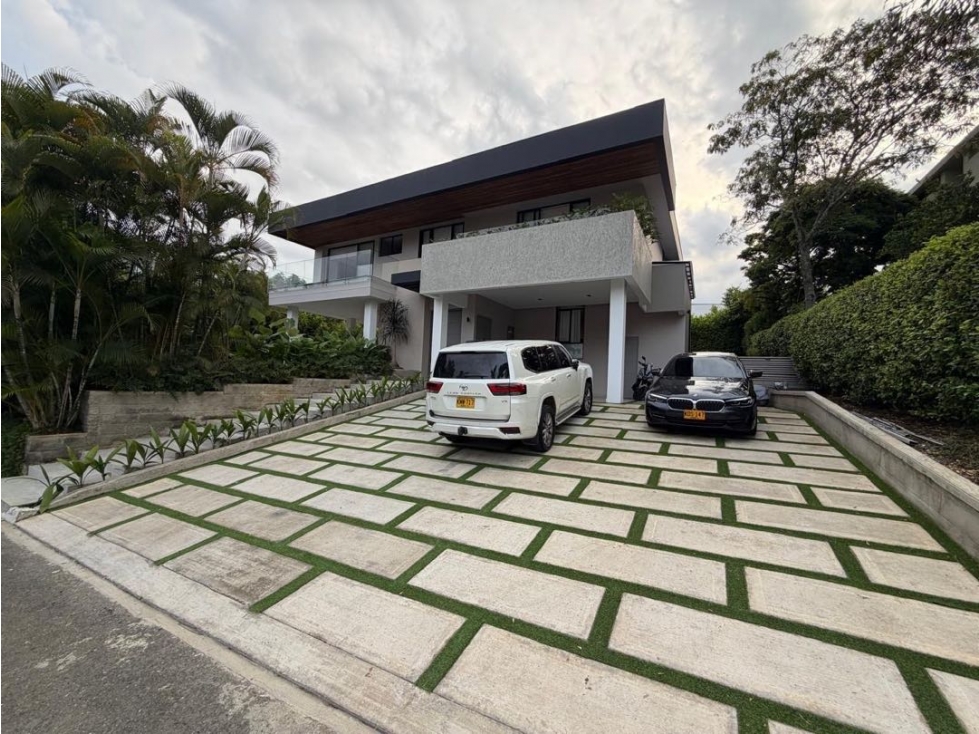 Casa de Lujo en Venta en Alto Pance, Cali Piscina - 1