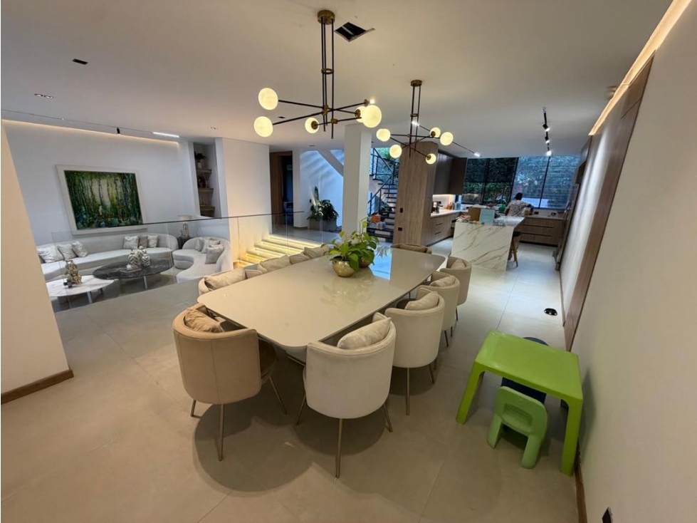 Casa de Lujo en Venta en Alto Pance, Cali Piscina - 5