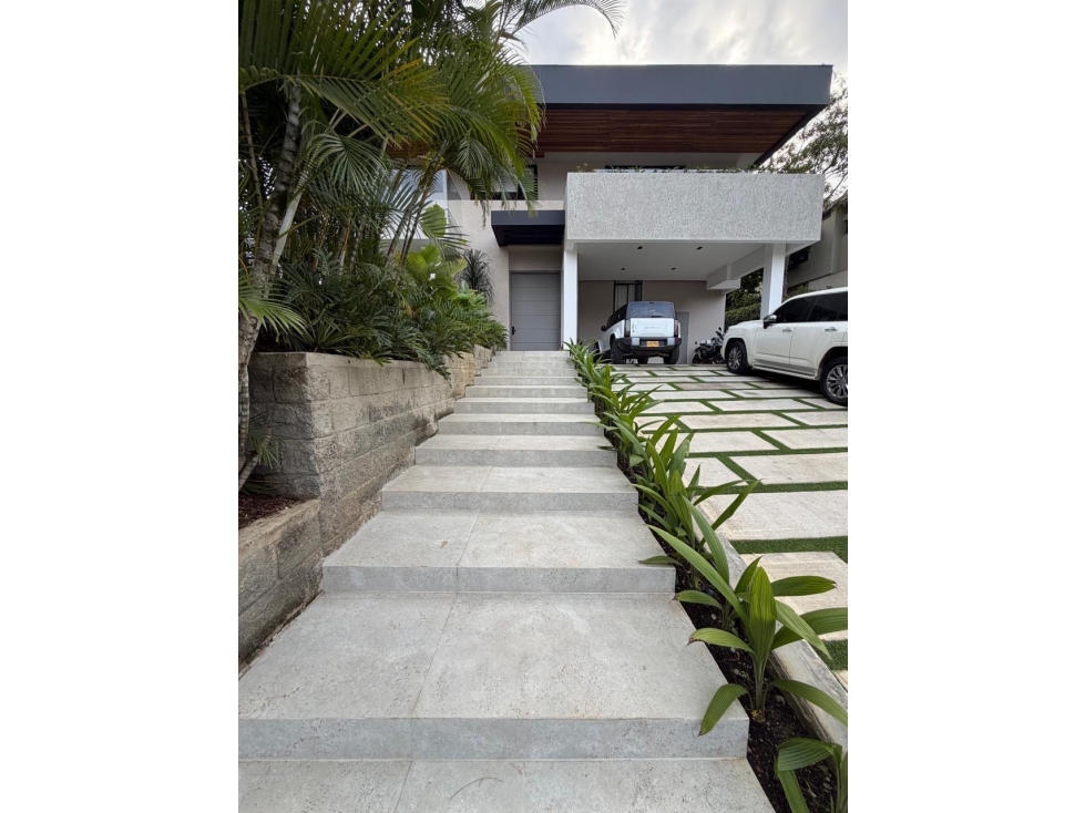 Casa de Lujo en Venta en Alto Pance, Cali Piscina - 3