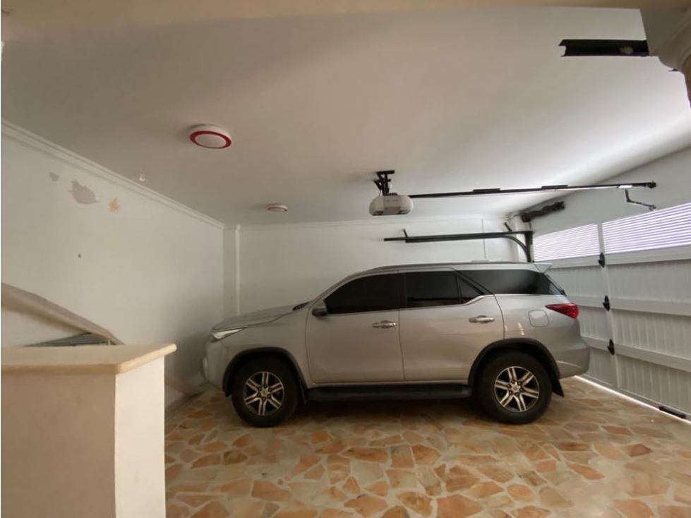 VENTA DE CASA EXTERNA DE TRES PISOS BOSQUES DEL LIMONAR - 4