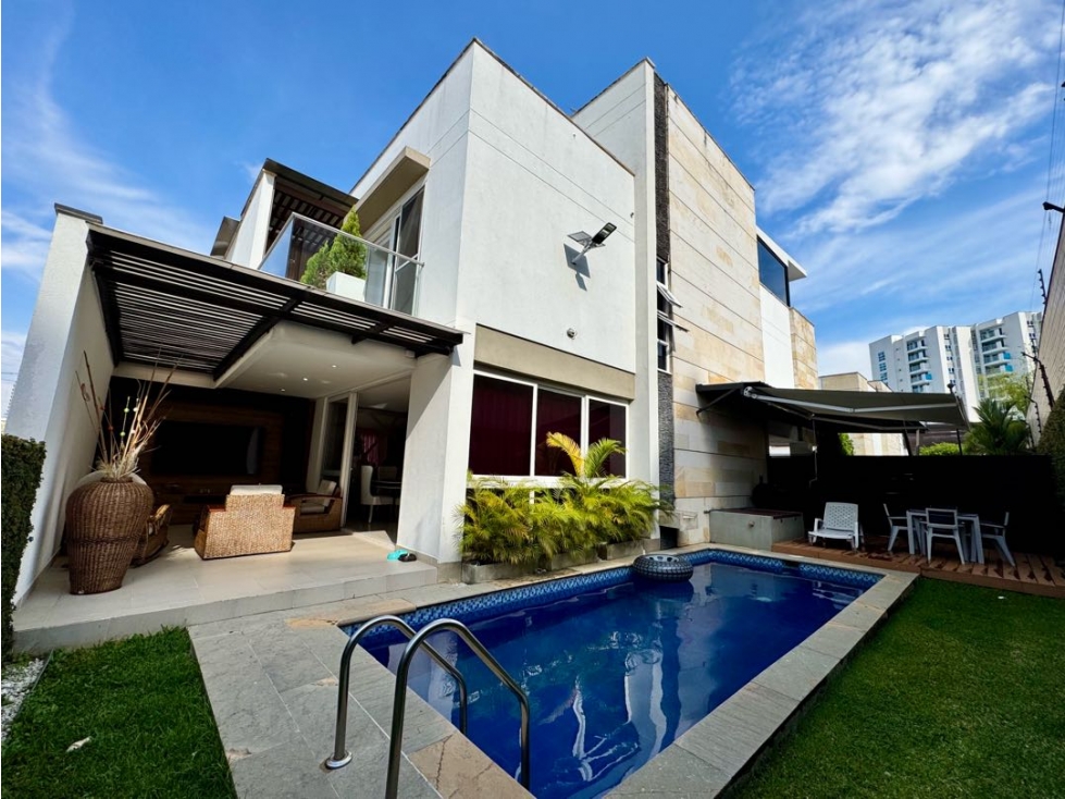 Venta de Casa Moderna en Condominio en Pance Cali