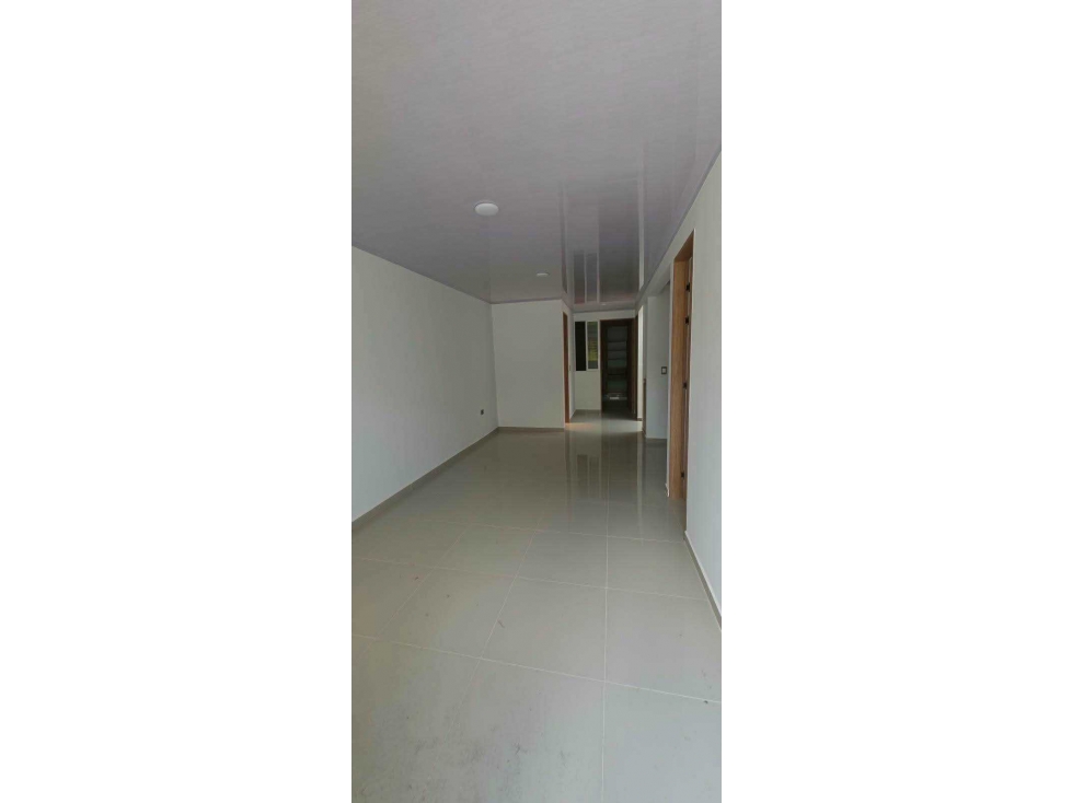 VENTA DE CASA NUEVA CARTAGO — foto 2