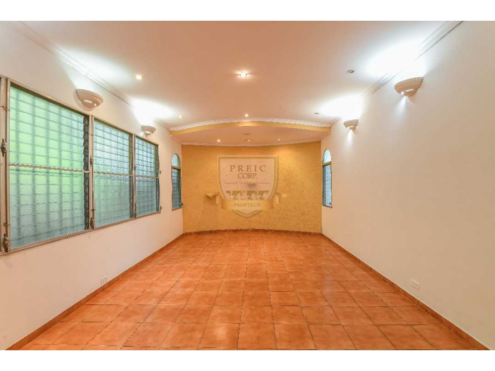VENTA DE CASA PARA VIVIENDA O INVERSIÓN EN VILLA LUCRE - 4