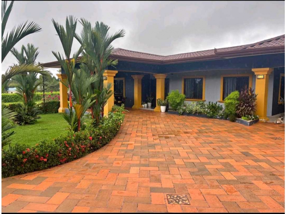VENTA DE HERMOSA CASA PASO CANOA