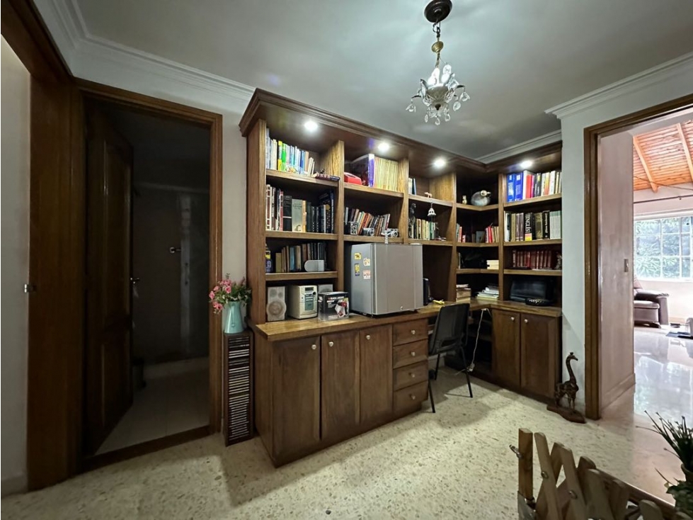 Venta de casa Poblado Medellín sector Castropol — foto 4