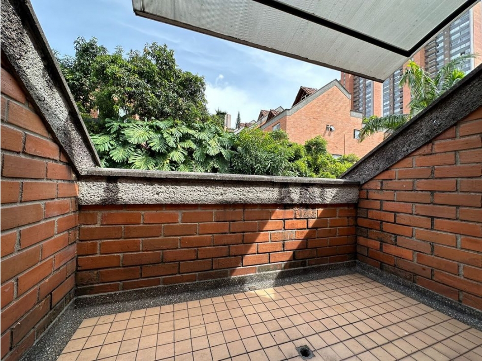 Venta de casa Poblado Medellín sector Castropol — foto 6
