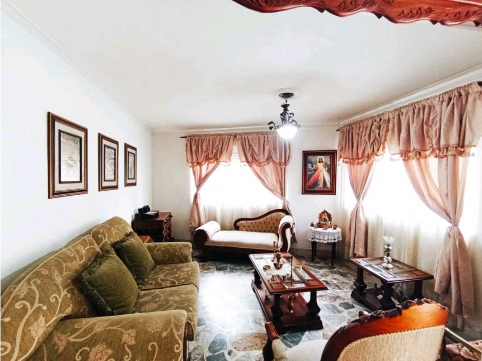 Venta de casa primer piso en Laureles, Medellín