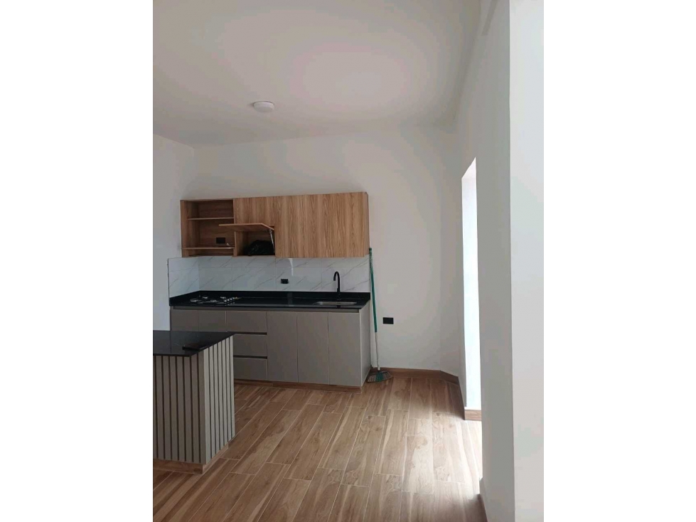 Venta de casa primer piso PH en Laureles Santa Teresita, Medellín — foto 2