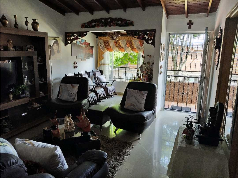 Venta de casa propiedad horizontal PH en Belén La Gloria, piso 2