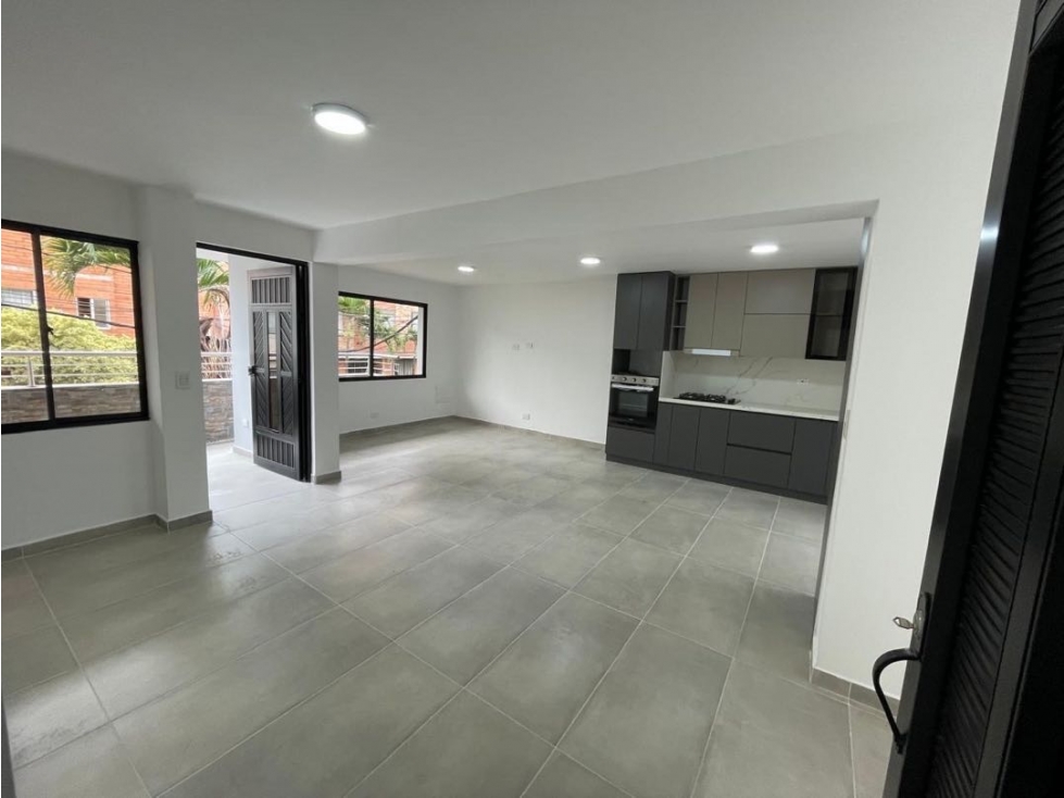 ¡VENTA DE CASA REMODELADA EN BELÃN MIRAVALLE!