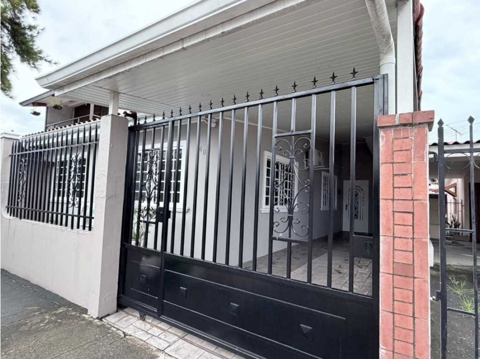 VENTA DE CASA REMODELADA AMUEBLADO DE UNA PLANTA EN CHANIS — foto 2
