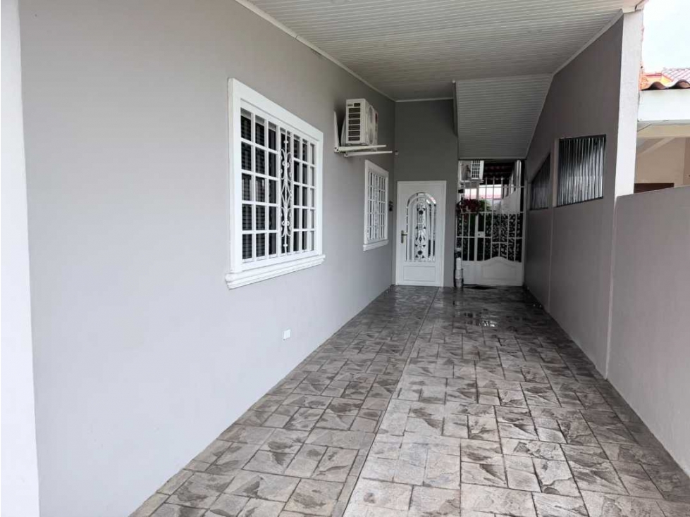 VENTA DE CASA REMODELADA AMUEBLADO DE UNA PLANTA EN CHANIS — foto 4