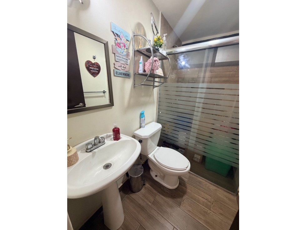 Venta de Casa Seminueva Remodelada en Sendero de los Pinos — foto 4