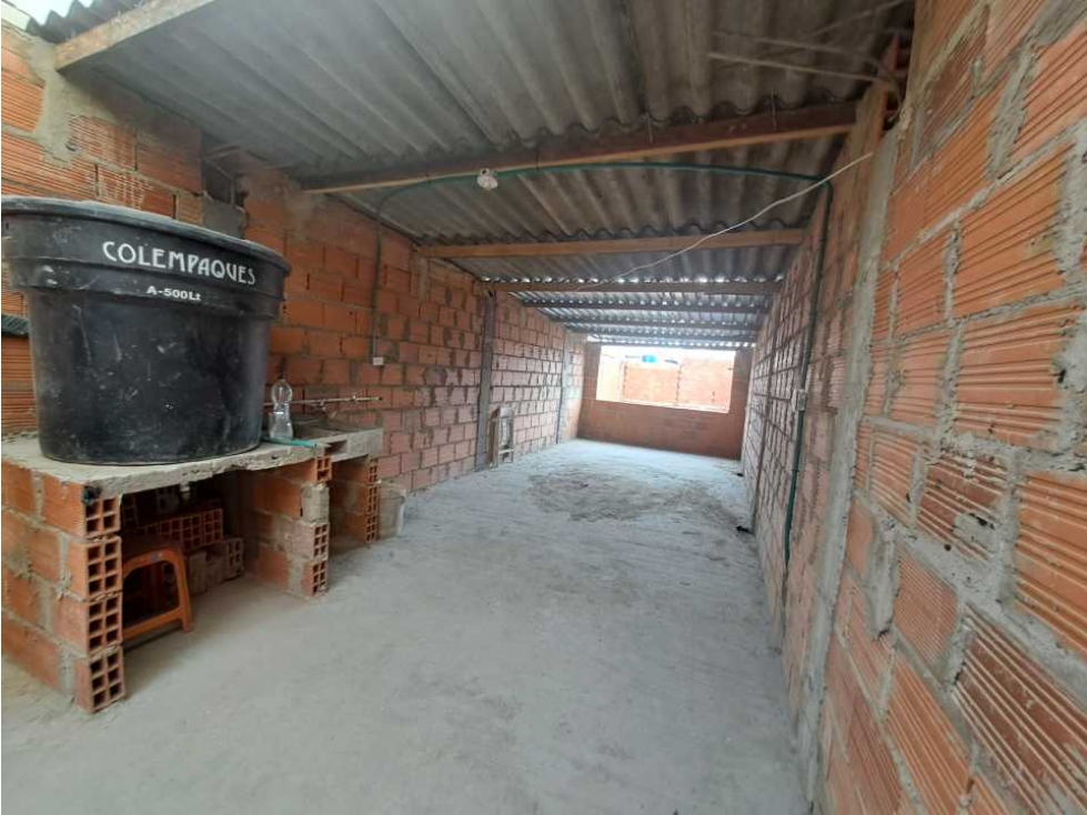 VENTA DE CASA RENTABLE EN CIUDAD BOLIVAR ARBORIZADORA BAJA — foto 3