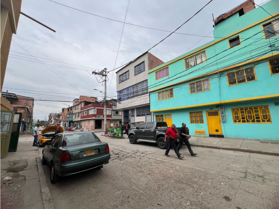 VENTA DE CASA RENTABLE EN EL BARRIO CLAS ROMA KENNEDY - BOGOTÁ — foto 3