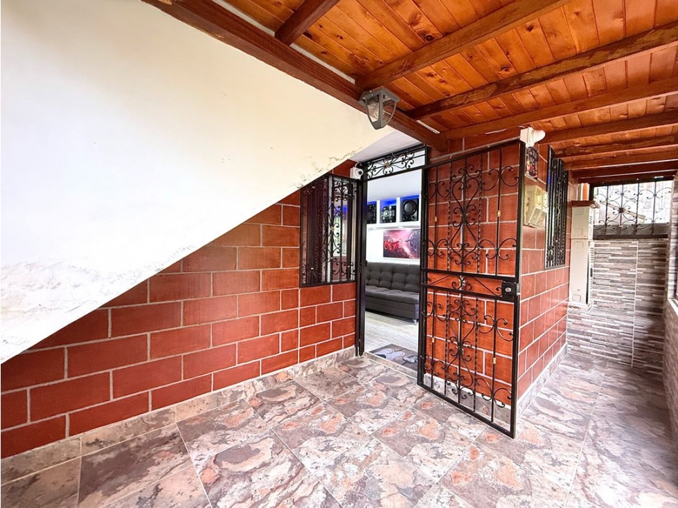 VENTA DE CASA ROBLEDO PAJARITO, MEDELLÍN - CASAS SAN MARTIN — foto 4